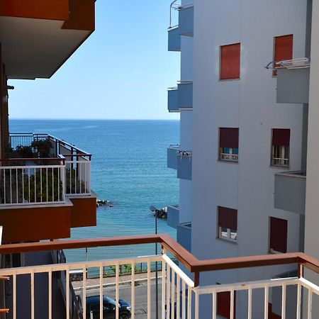 Lo Scorcio Sul Mare Apartment Формія Екстер'єр фото